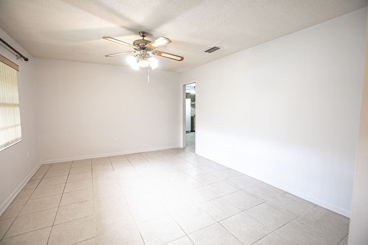 4808 County Road 117a - Photo 4 of 21
