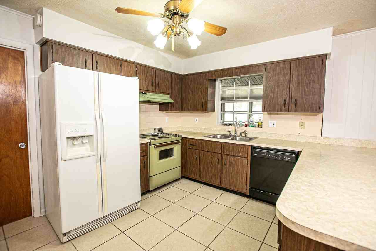 4808 County Road 117a - Photo 7 of 21