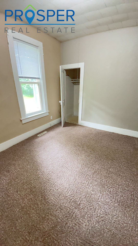 827 Niagara St - Photo 4 of 28