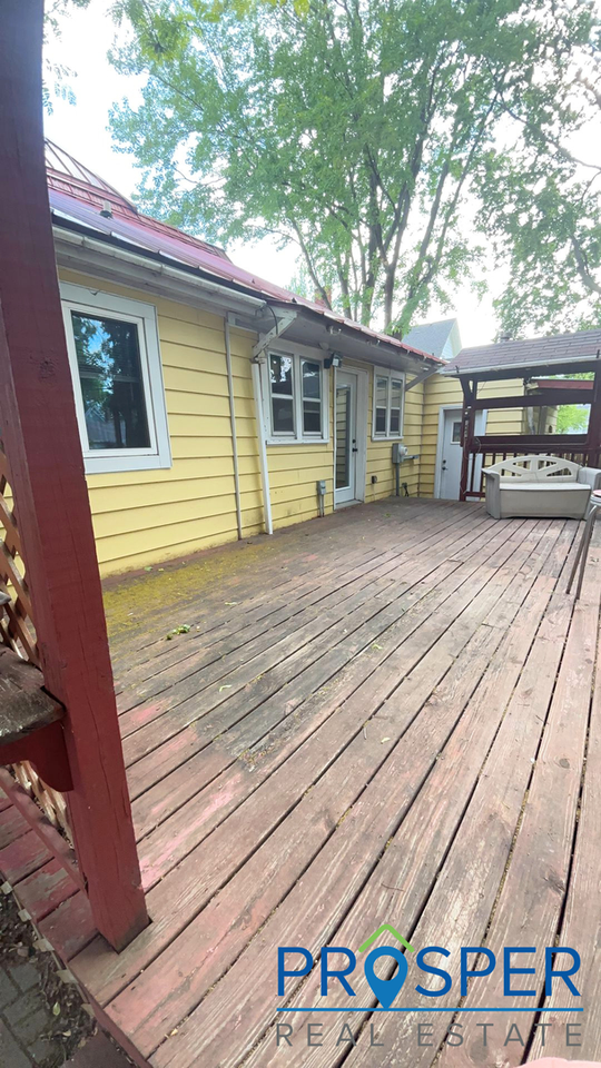 532 Broadway St - Photo 5 of 37