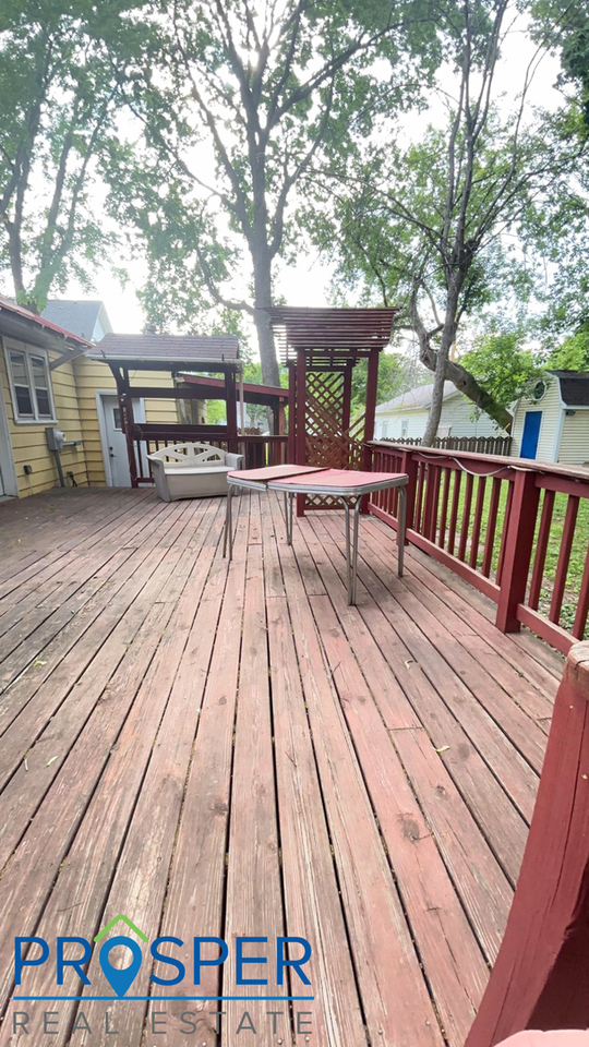 532 Broadway St - Photo 6 of 37