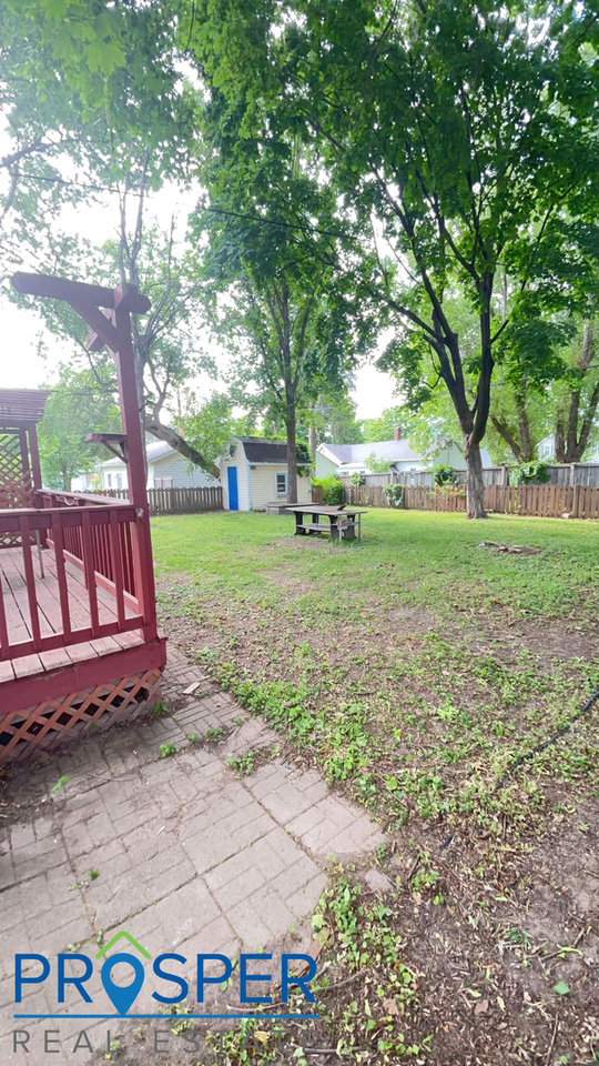 532 Broadway St - Photo 7 of 37