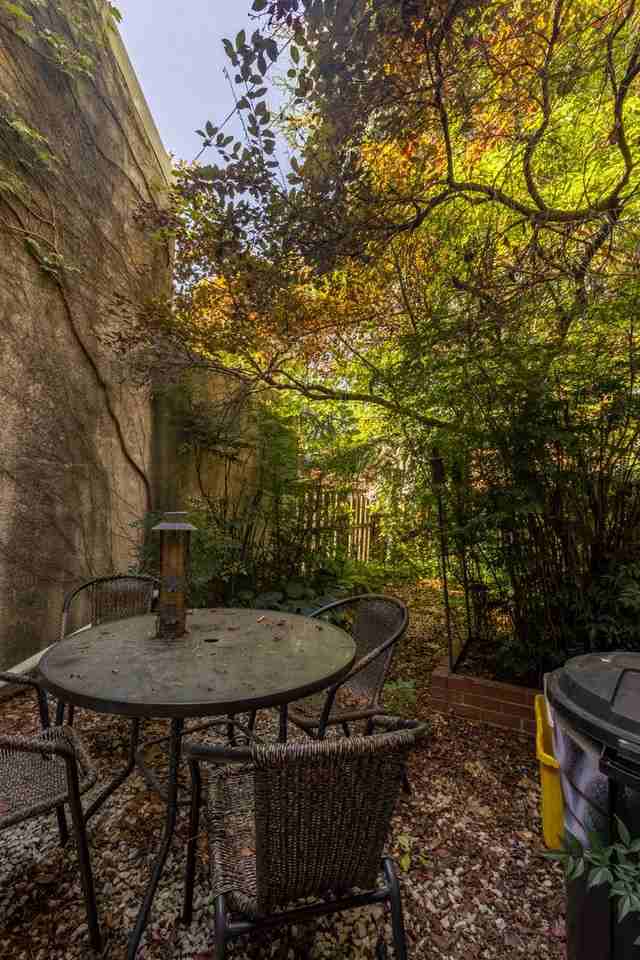 1037 W Barre St - Photo 2 of 26