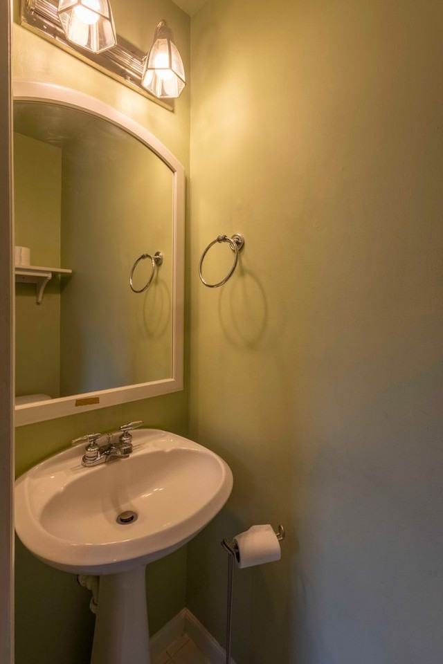 1037 W Barre St - Photo 6 of 26