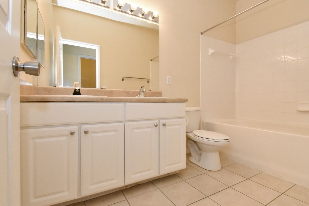 4340 Nw 48th St #103 - Photo 3 of 6