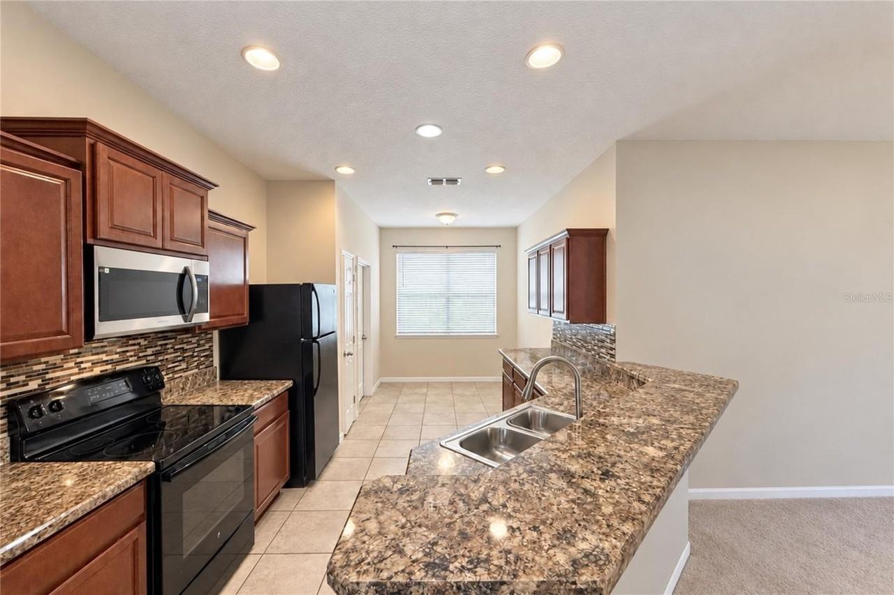 152 Highland Meadows Ave - Photo 3 of 14