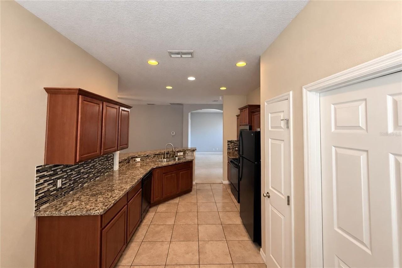 152 Highland Meadows Ave - Photo 4 of 14