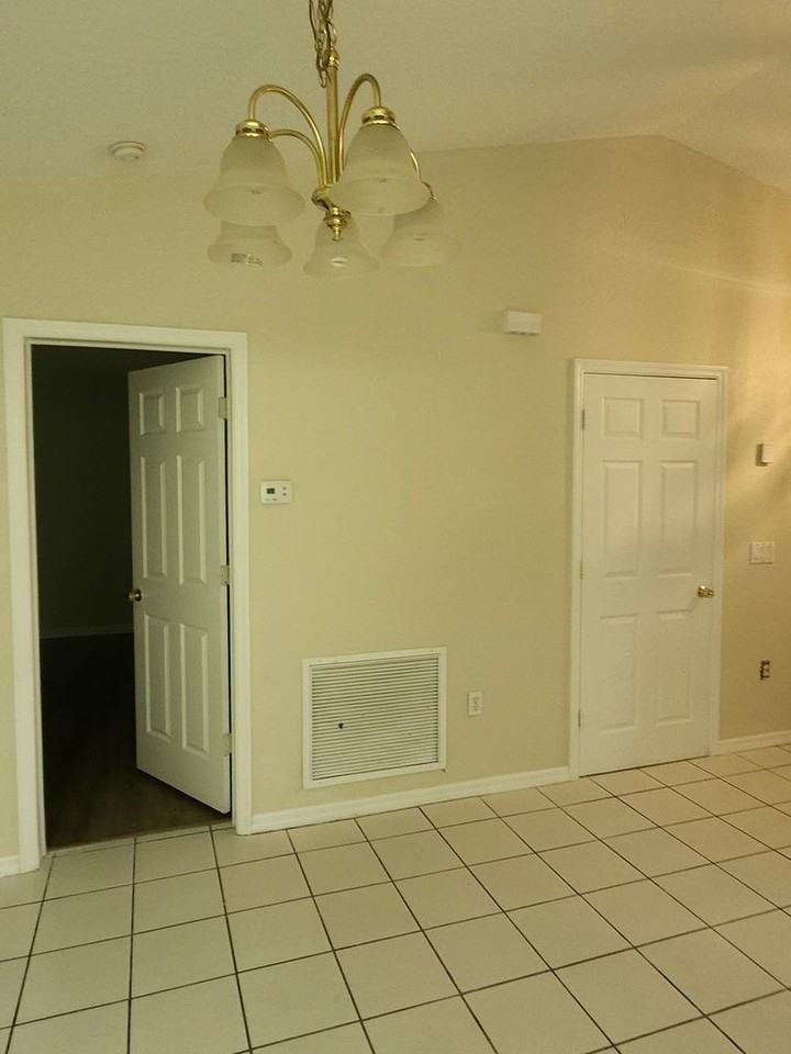 2950 Rock Creek Dr - Photo 4 of 8