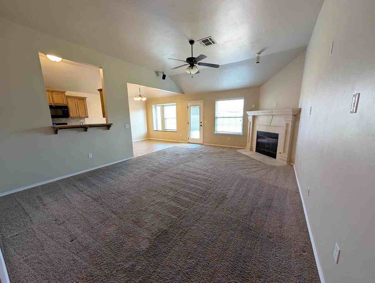 621 Apple Tree Ln - Photo 2 of 16
