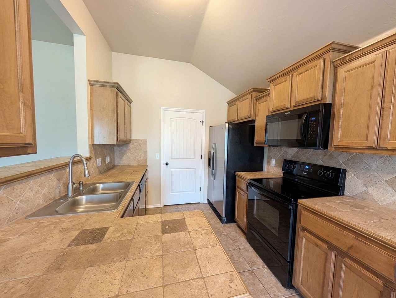621 Apple Tree Ln - Photo 5 of 16