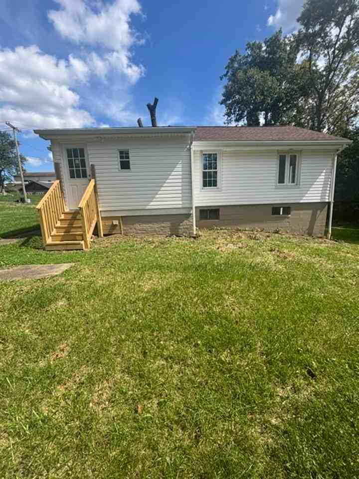 155 Forest St - Photo 3 of 17
