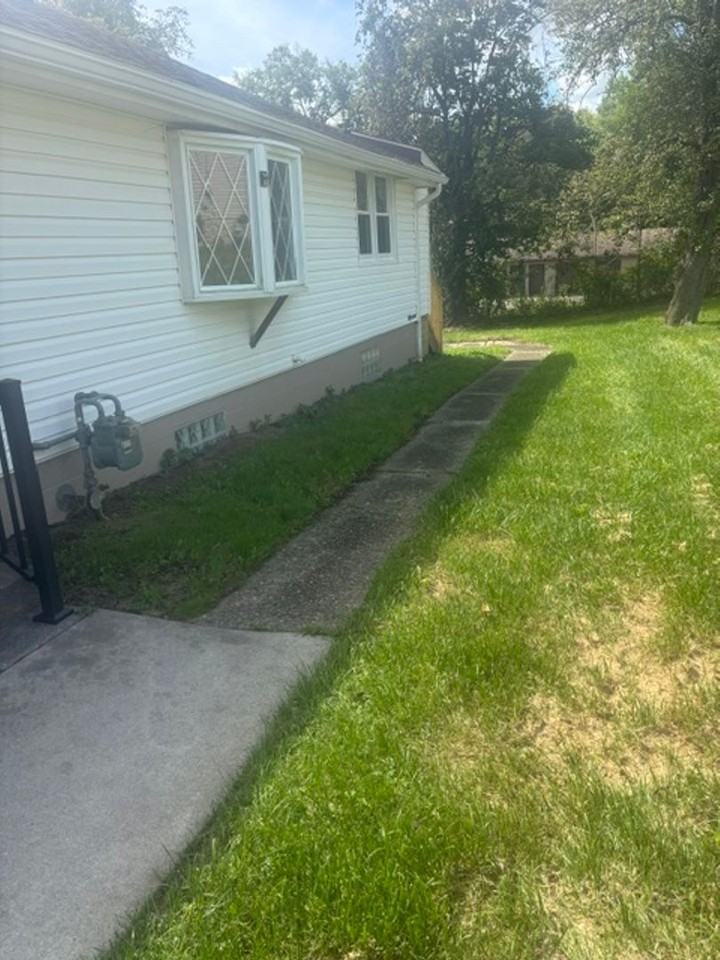 155 Forest St - Photo 4 of 17
