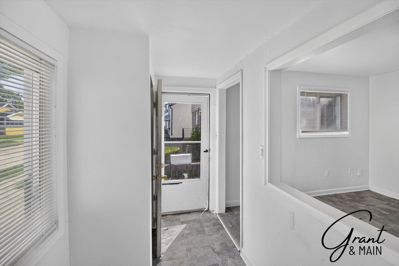 21787 Nevada Ave - Photo 2 of 23