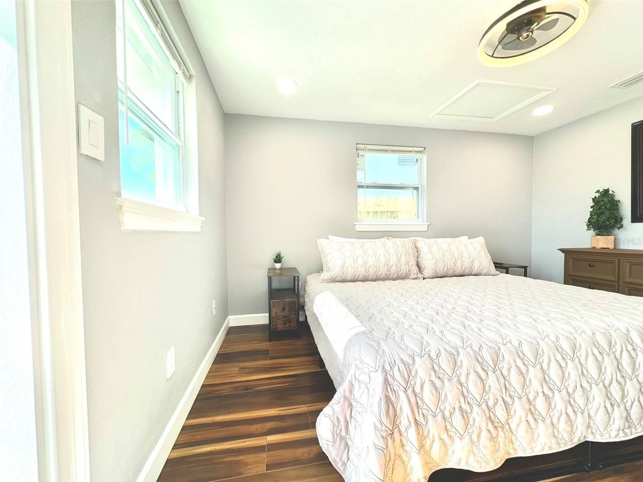 10656 101st Ave - Photo 4 of 21