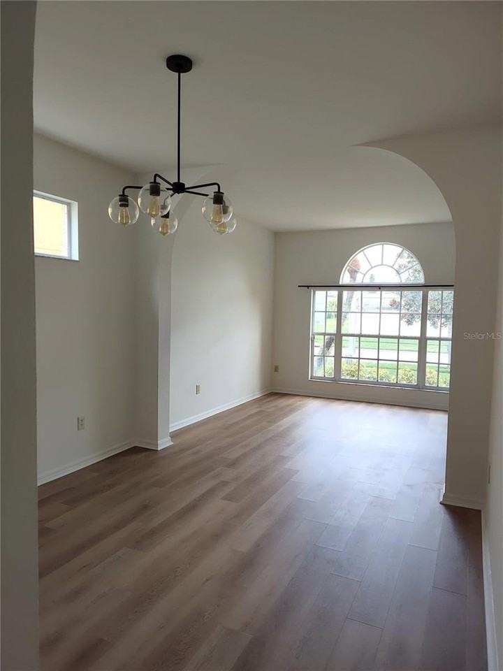 27536 Breakers Dr - Photo 3 of 14