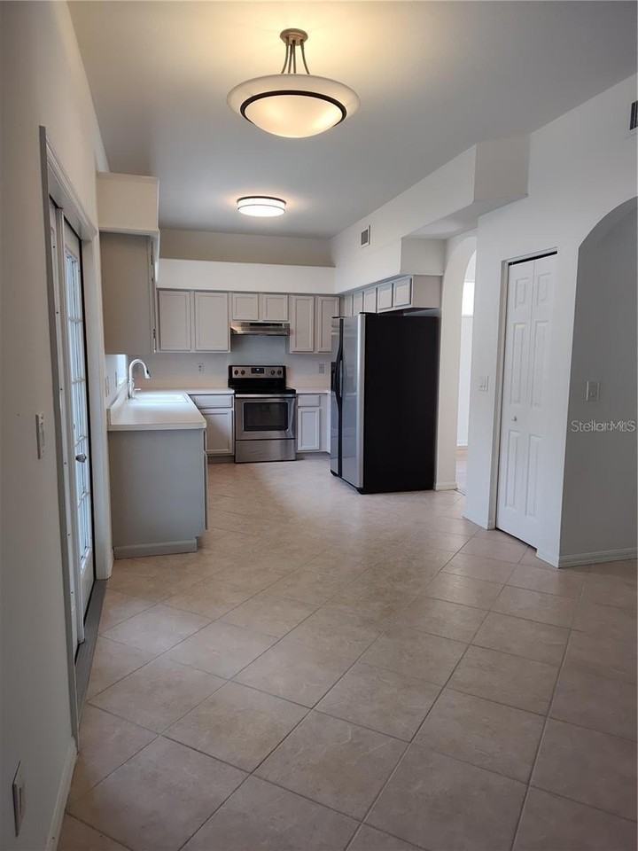 27536 Breakers Dr - Photo 5 of 14