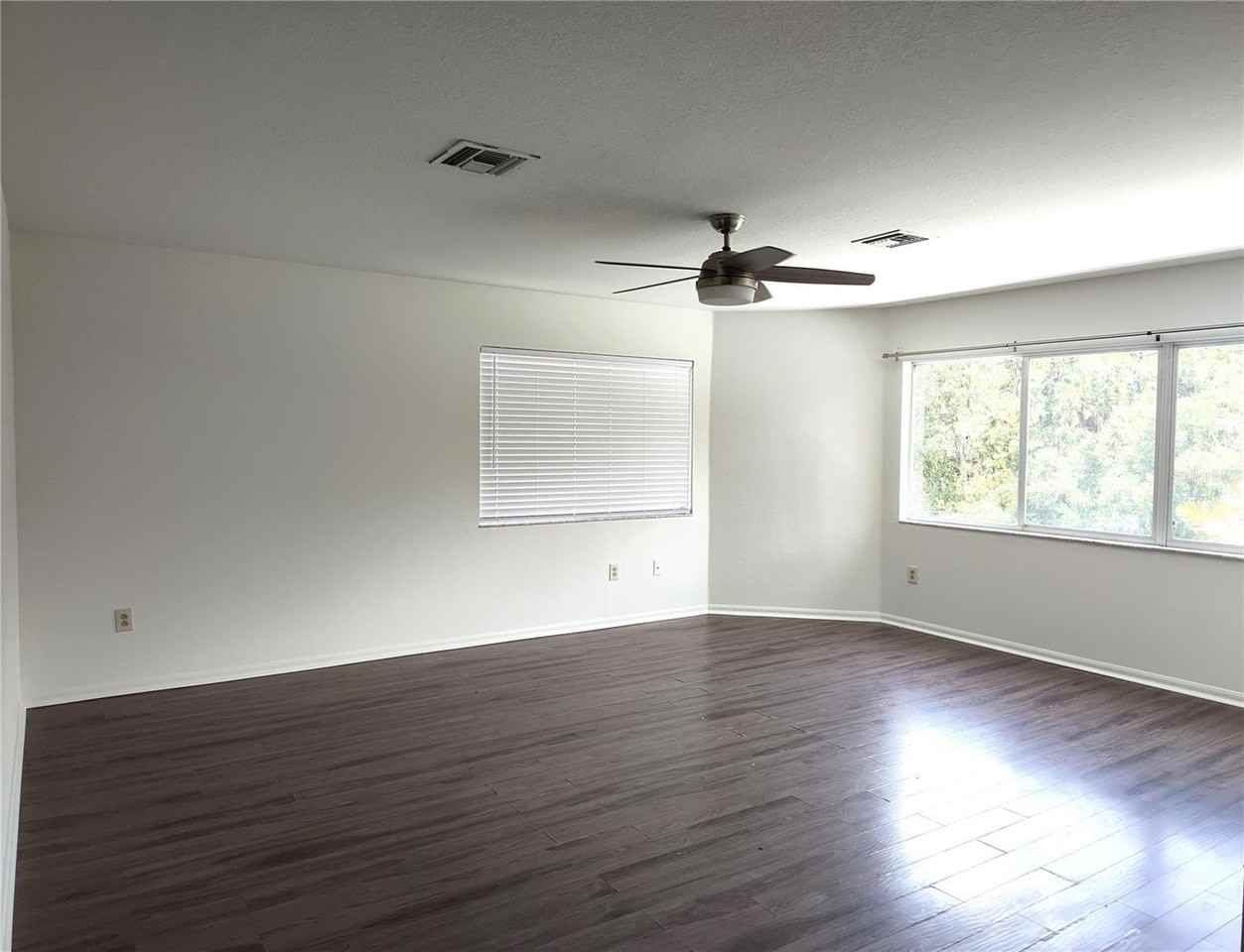 27536 Breakers Dr - Photo 6 of 14