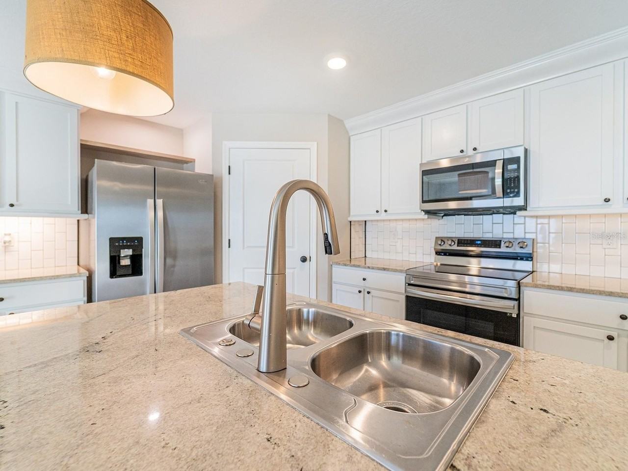 13748 Wineberry Dr - Photo 5 of 26