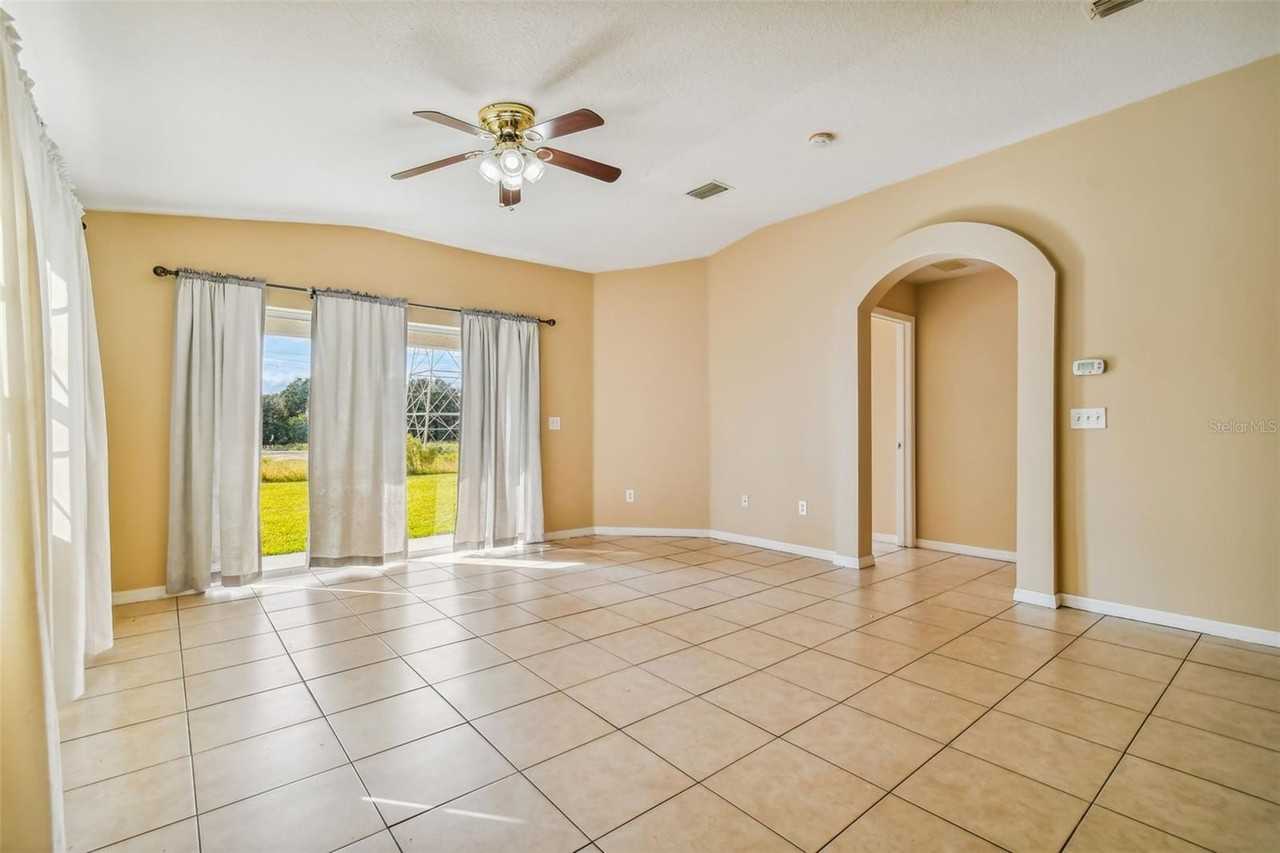 7956 Carriage Pointe Dr - Photo 3 of 43