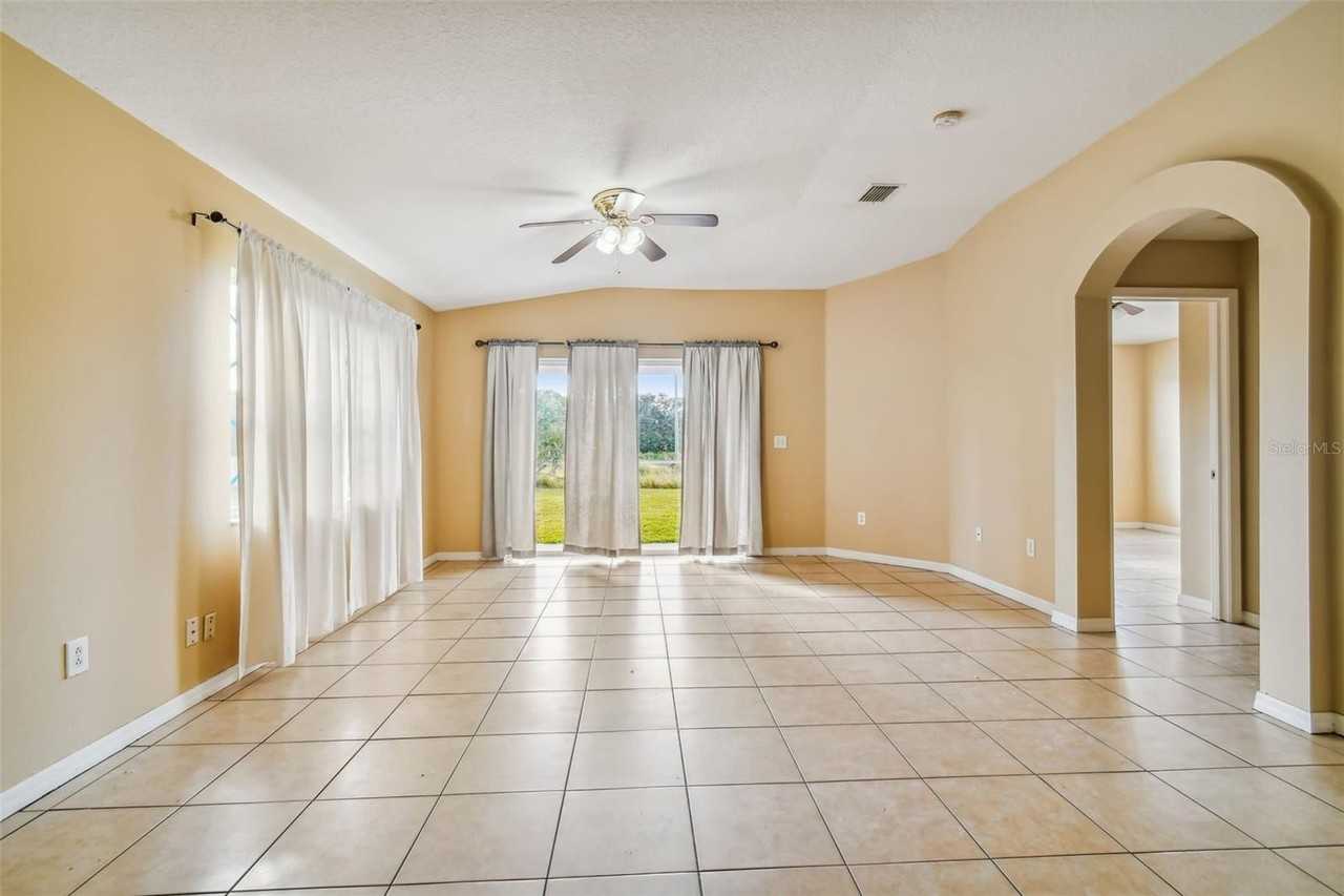 7956 Carriage Pointe Dr - Photo 4 of 43