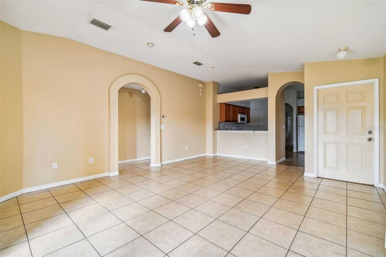 7956 Carriage Pointe Dr - Photo 5 of 43