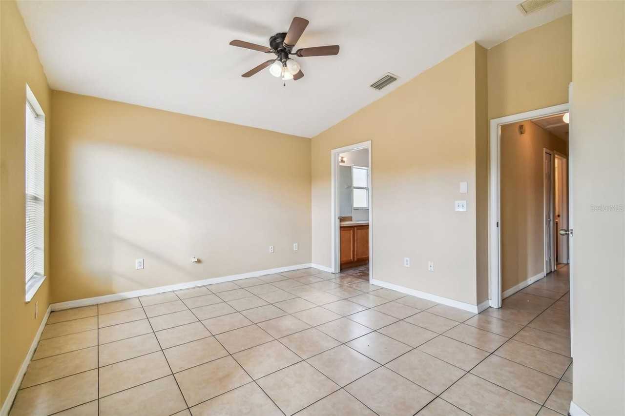 7956 Carriage Pointe Dr - Photo 6 of 43