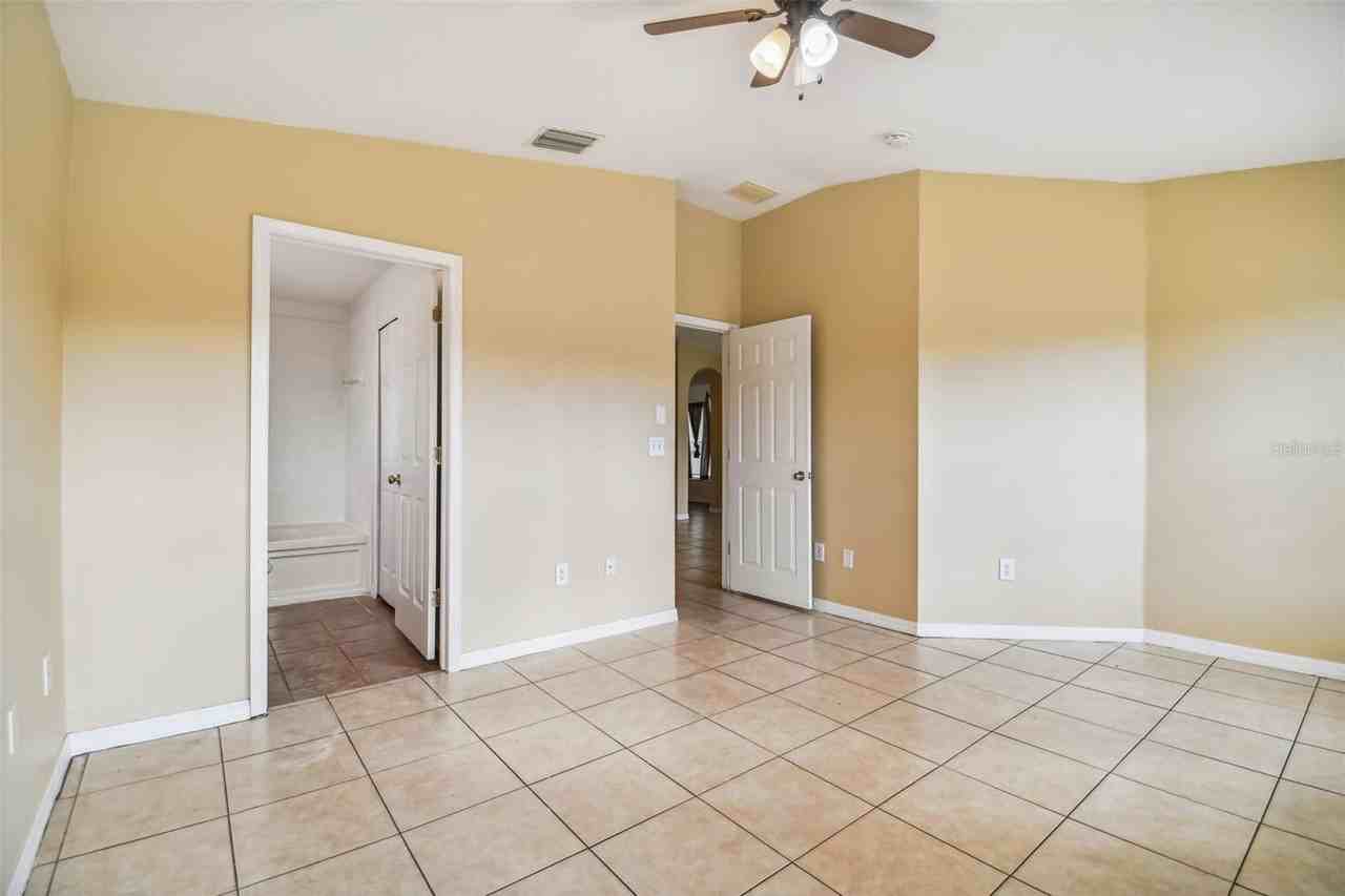 7956 Carriage Pointe Dr - Photo 7 of 43