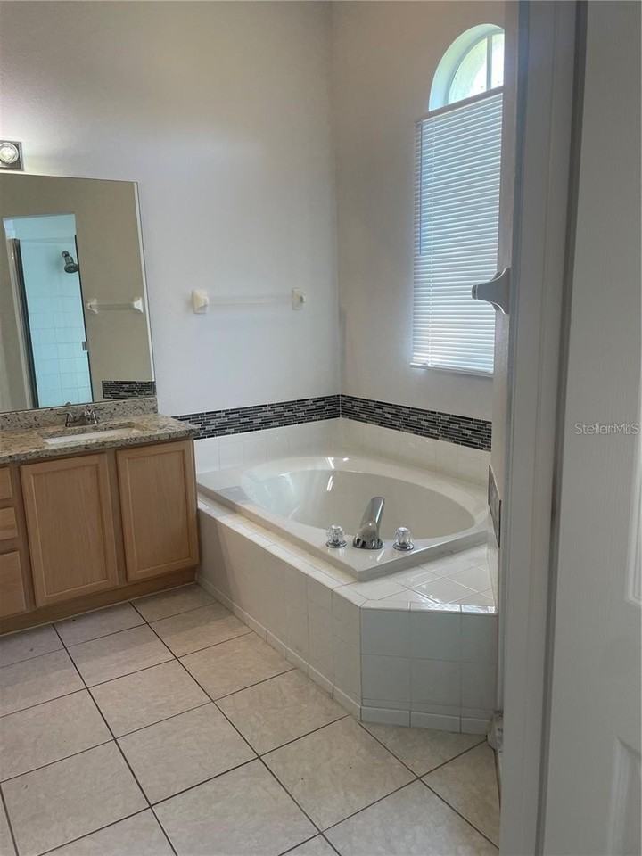 3941 Roswell Pl - Photo 7 of 18