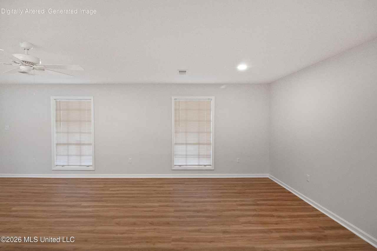 1027 Tanglewood Dr - Photo 5 of 33