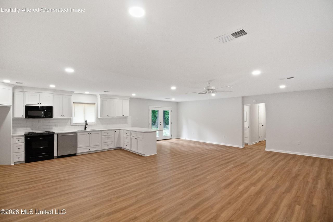 1027 Tanglewood Dr - Photo 7 of 33