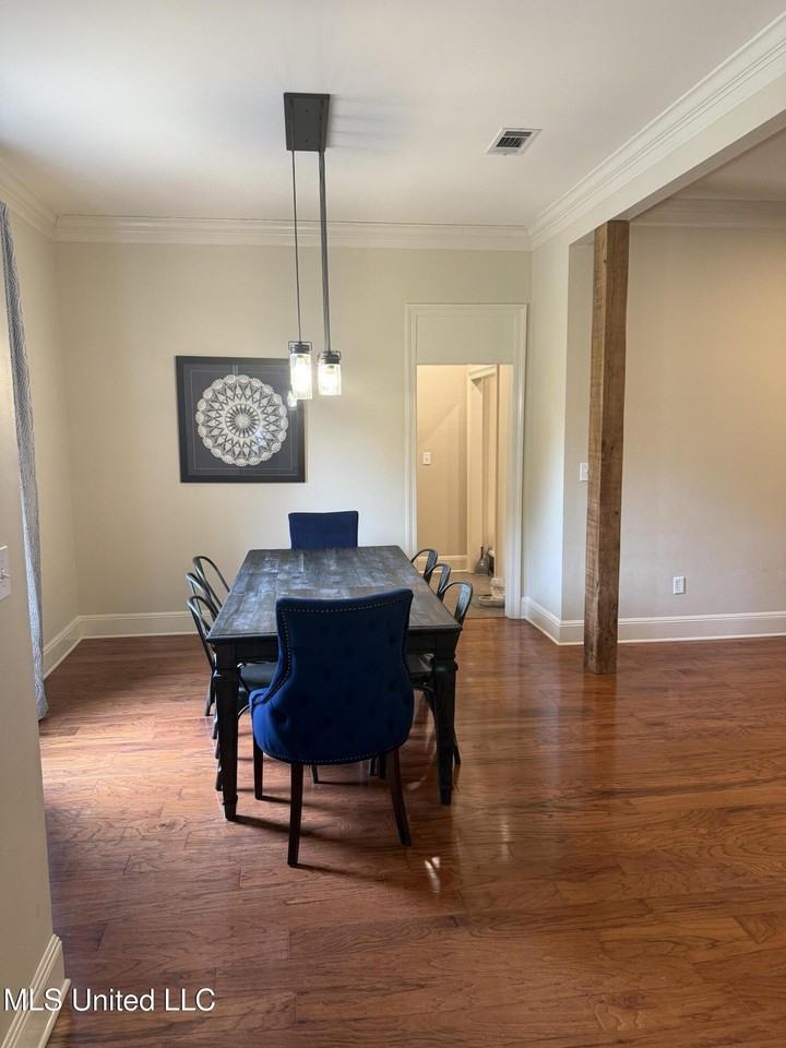 308 Turning Leaf Ct - Photo 4 of 35