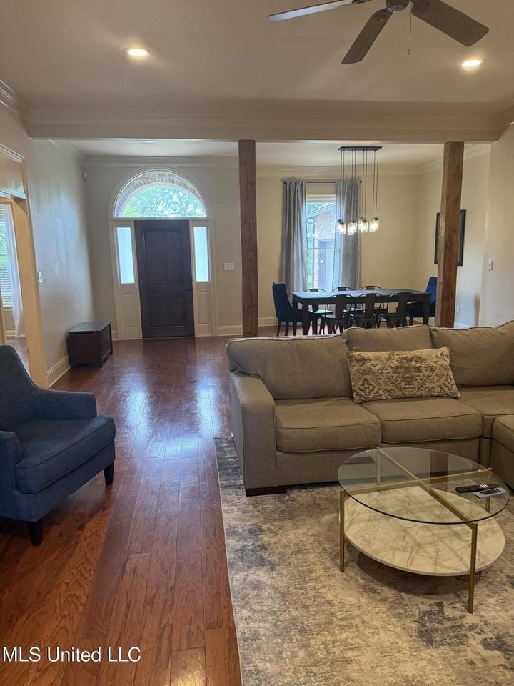 308 Turning Leaf Ct - Photo 7 of 35