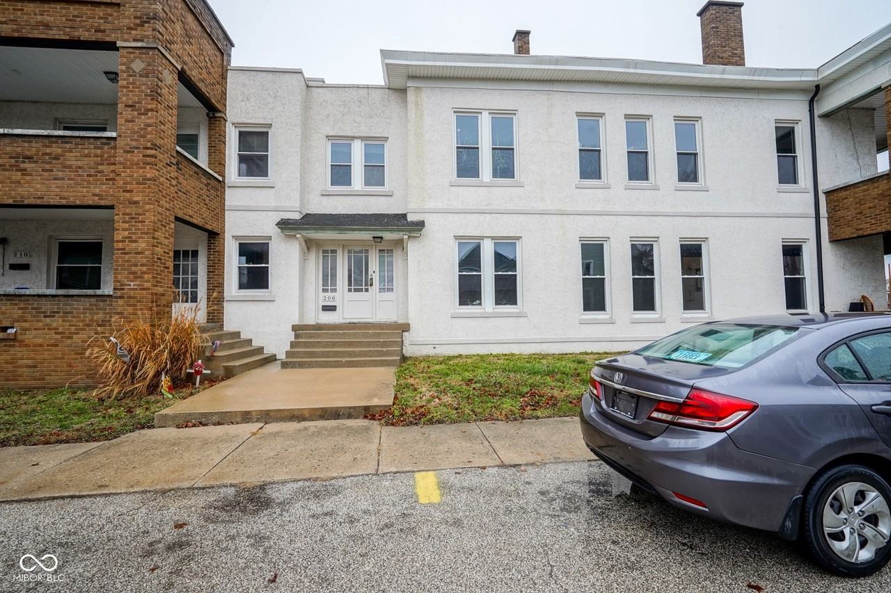 208 W Williams St - Photo 2 of 23