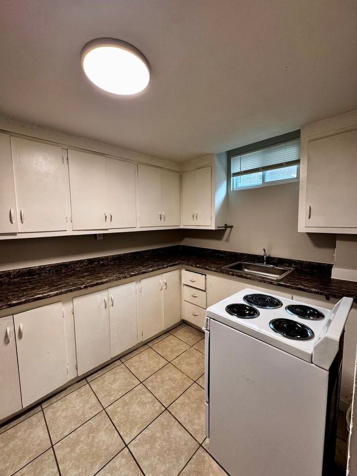 327B Maple Ln - Photo 5 of 6
