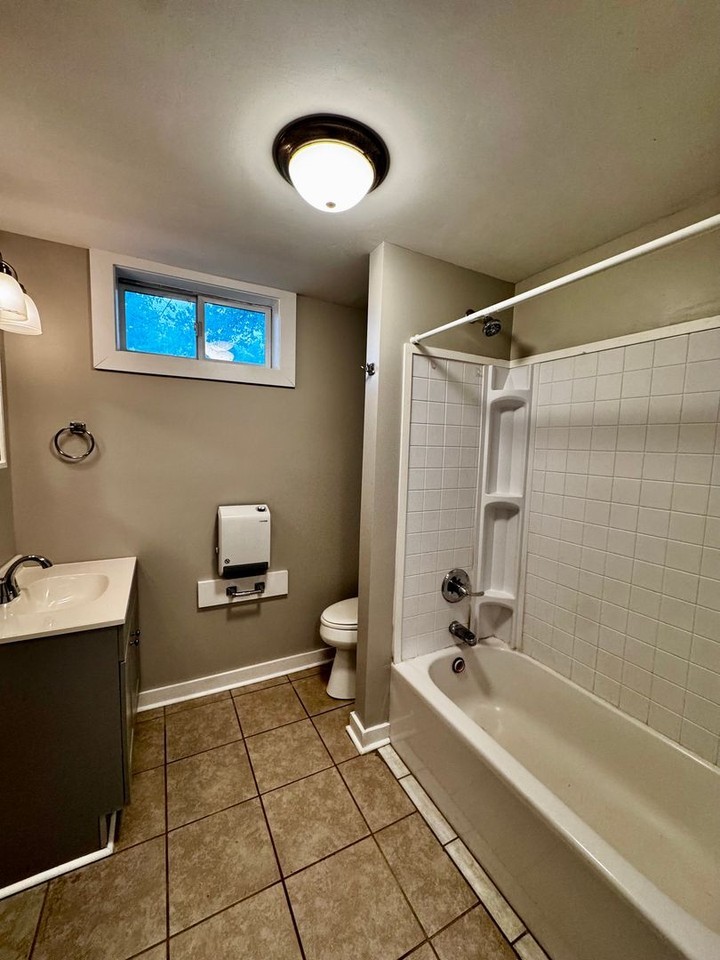327B Maple Ln - Photo 6 of 6