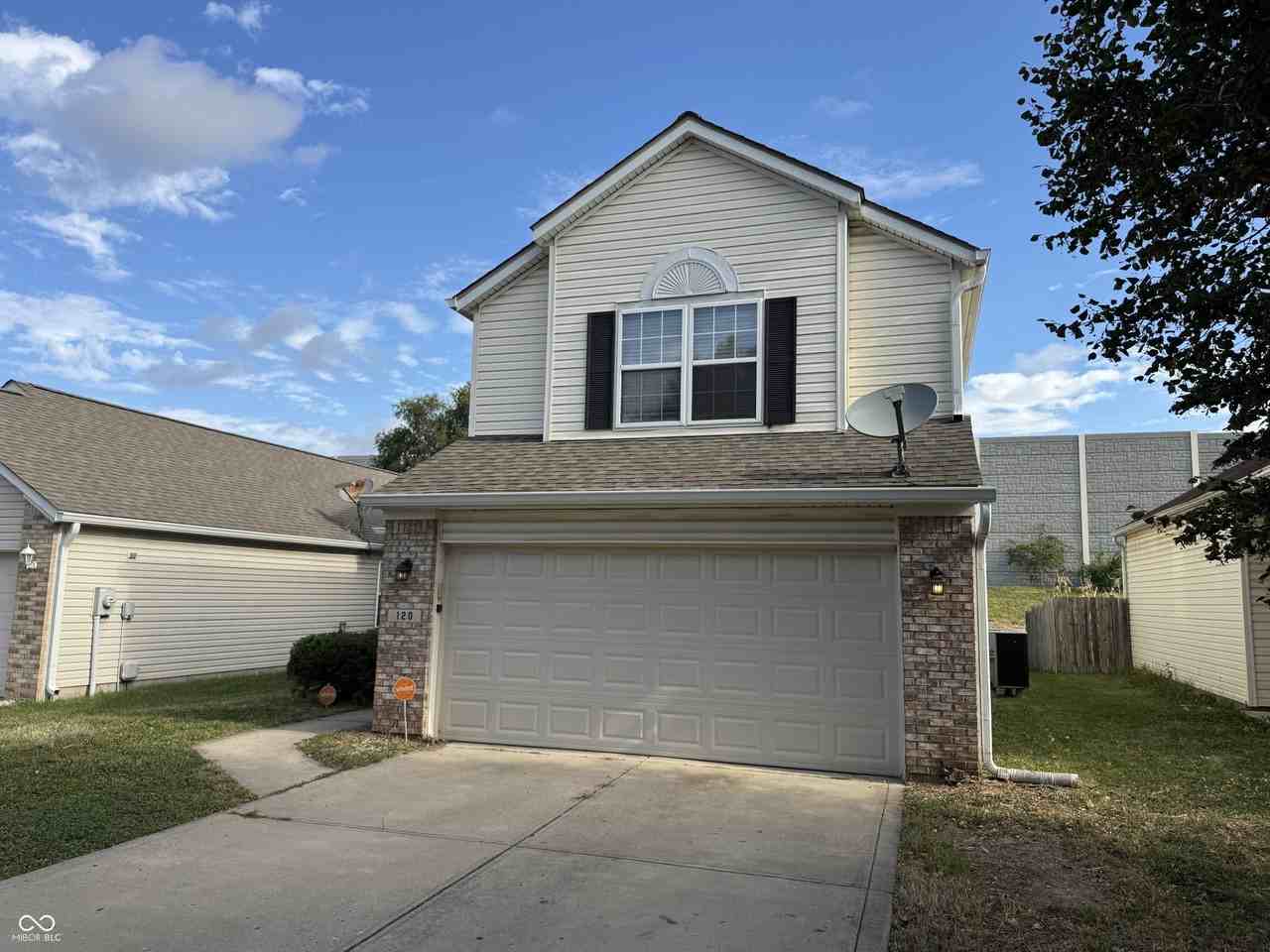 120 Gazebo Dr - Photo 3 of 33