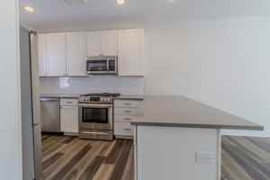 featured image of 1542 Simsbury St