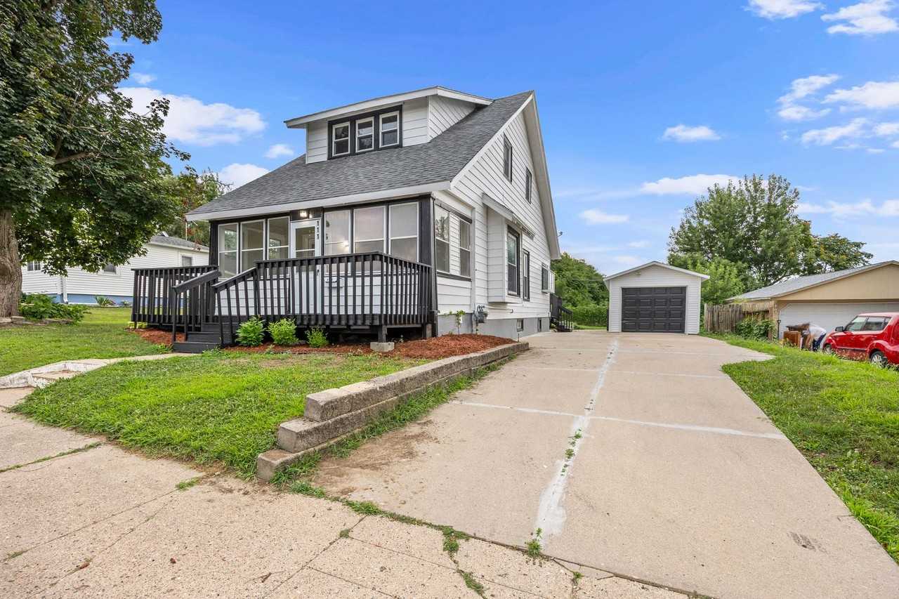 111 N 15th St - Photo 2 of 23