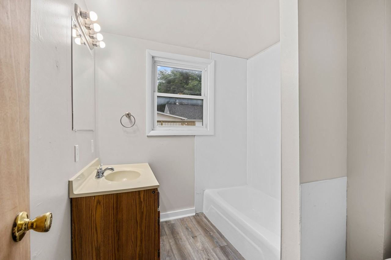 111 N 15th St - Photo 5 of 23