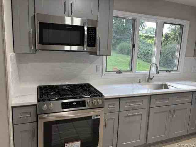 185 Pinewood Rd - Photo 7 of 18
