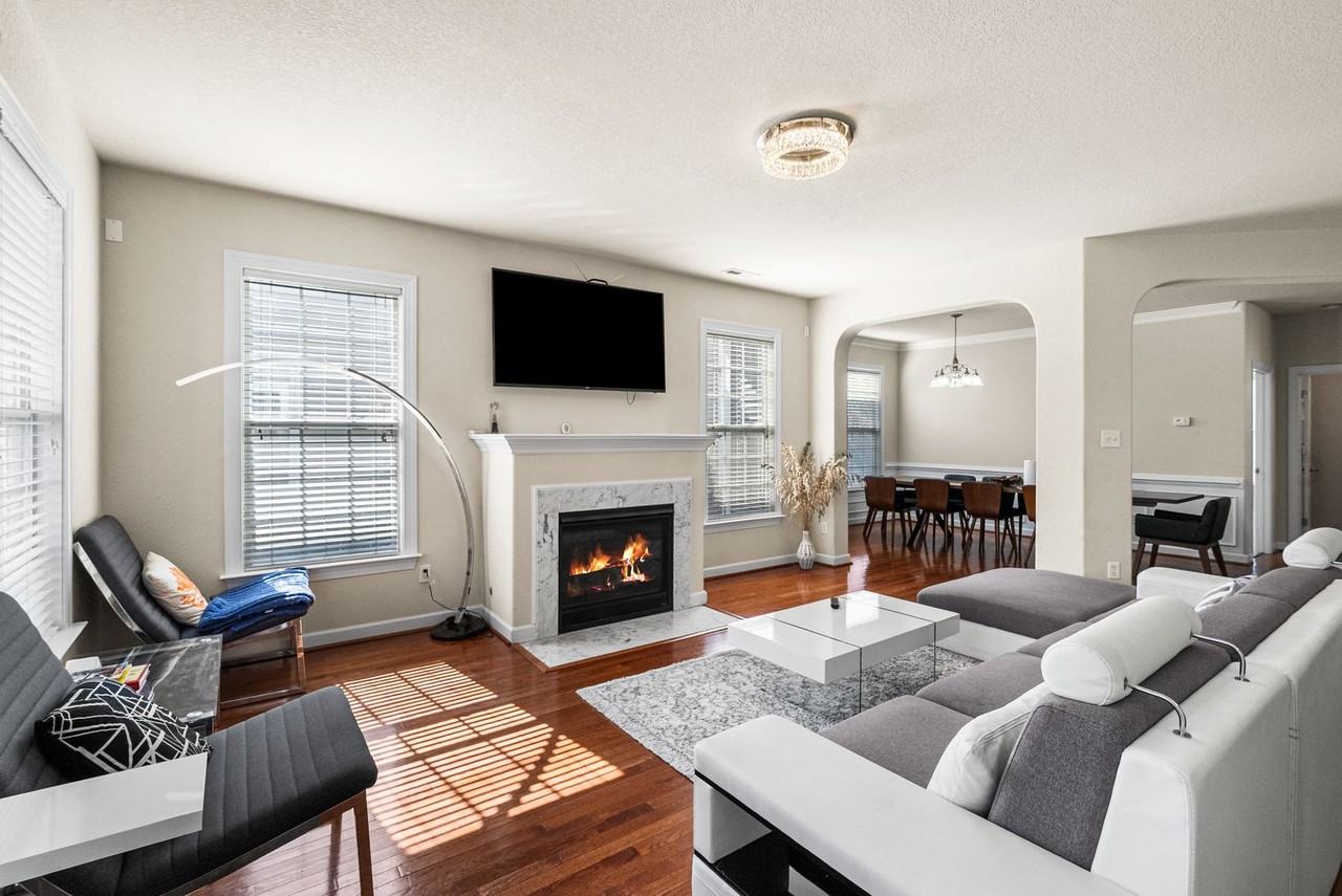 1301 E Ocean View Ave - Photo 5 of 40