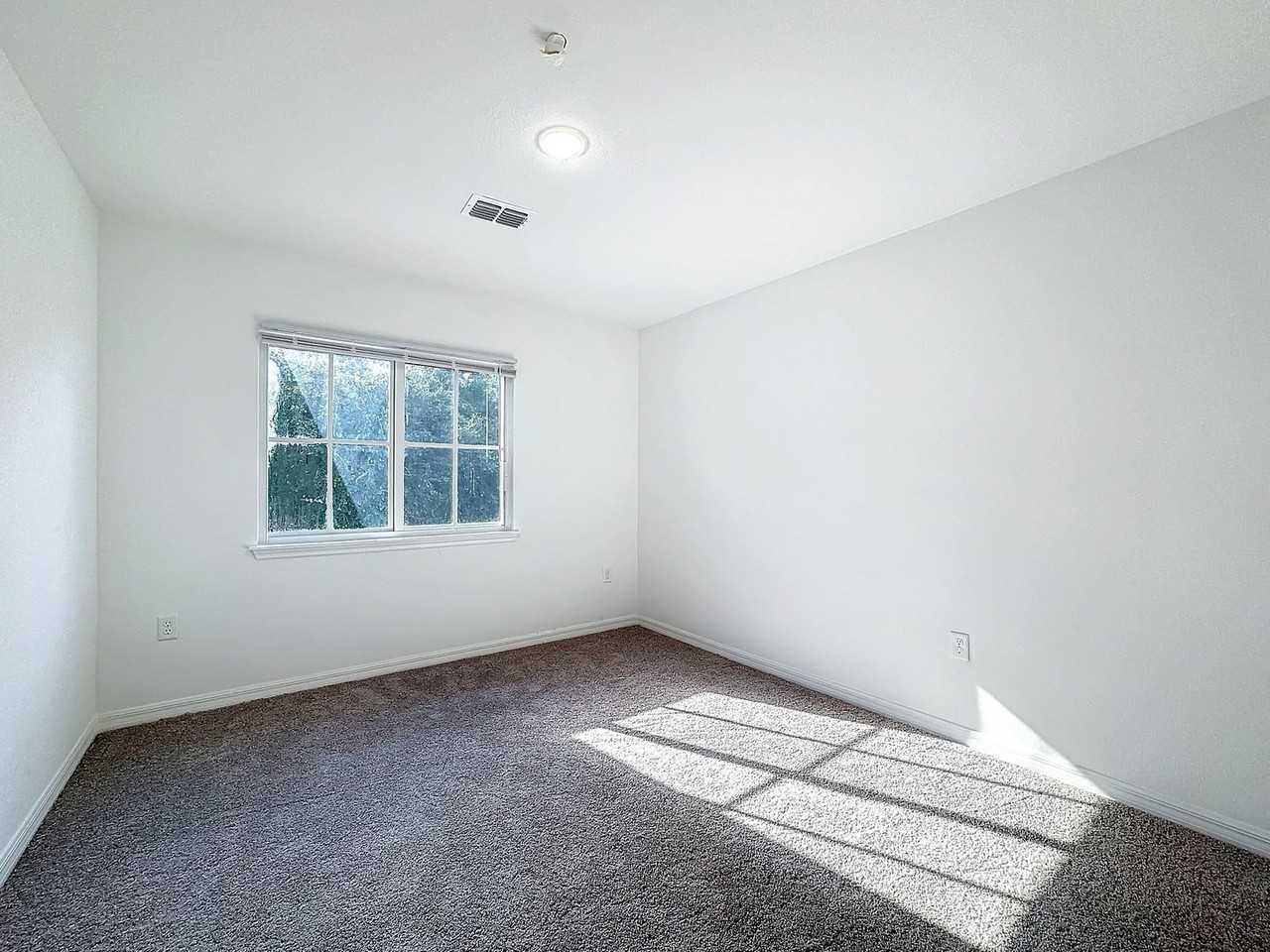 1781 Barton Towne Cir - Photo 3 of 33
