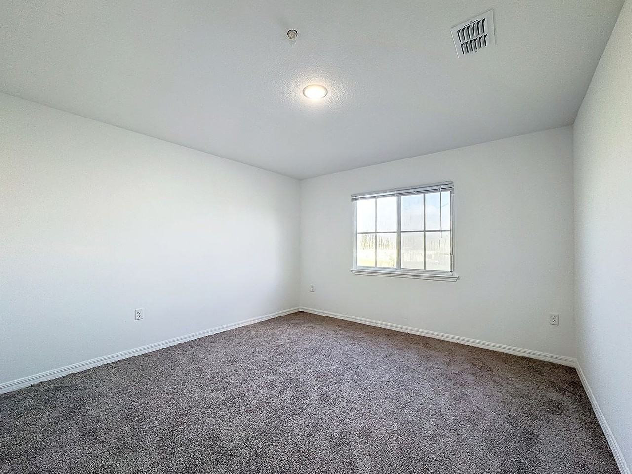 1781 Barton Towne Cir - Photo 5 of 33