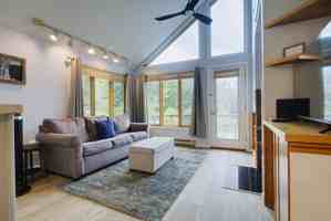 featured image of 6 Bear Chase Rd #4
