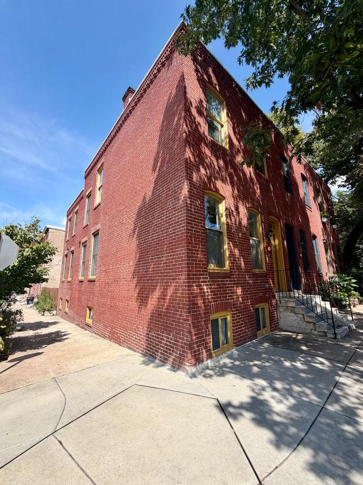 3847 Spring Garden St - Photo 4 of 32