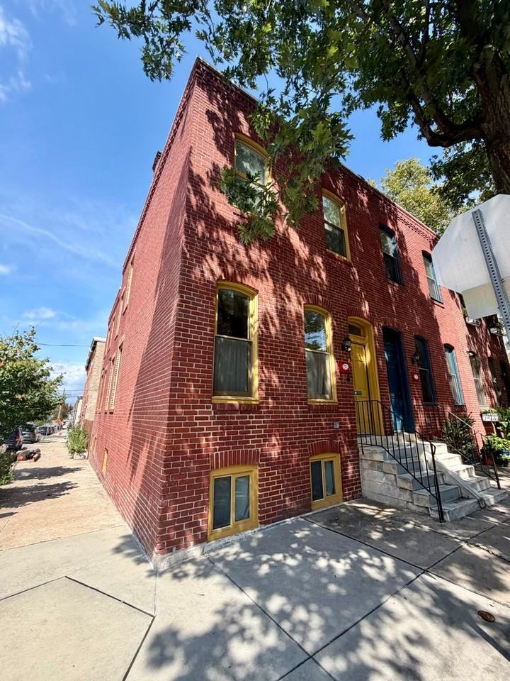 3847 Spring Garden St - Photo 5 of 32