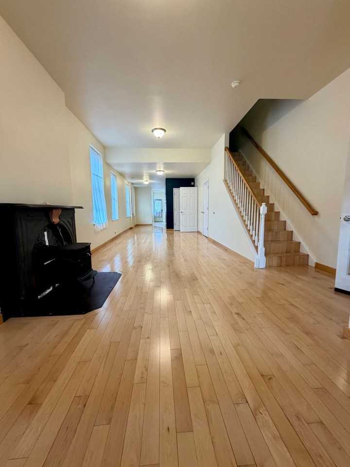 3847 Spring Garden St - Photo 6 of 32