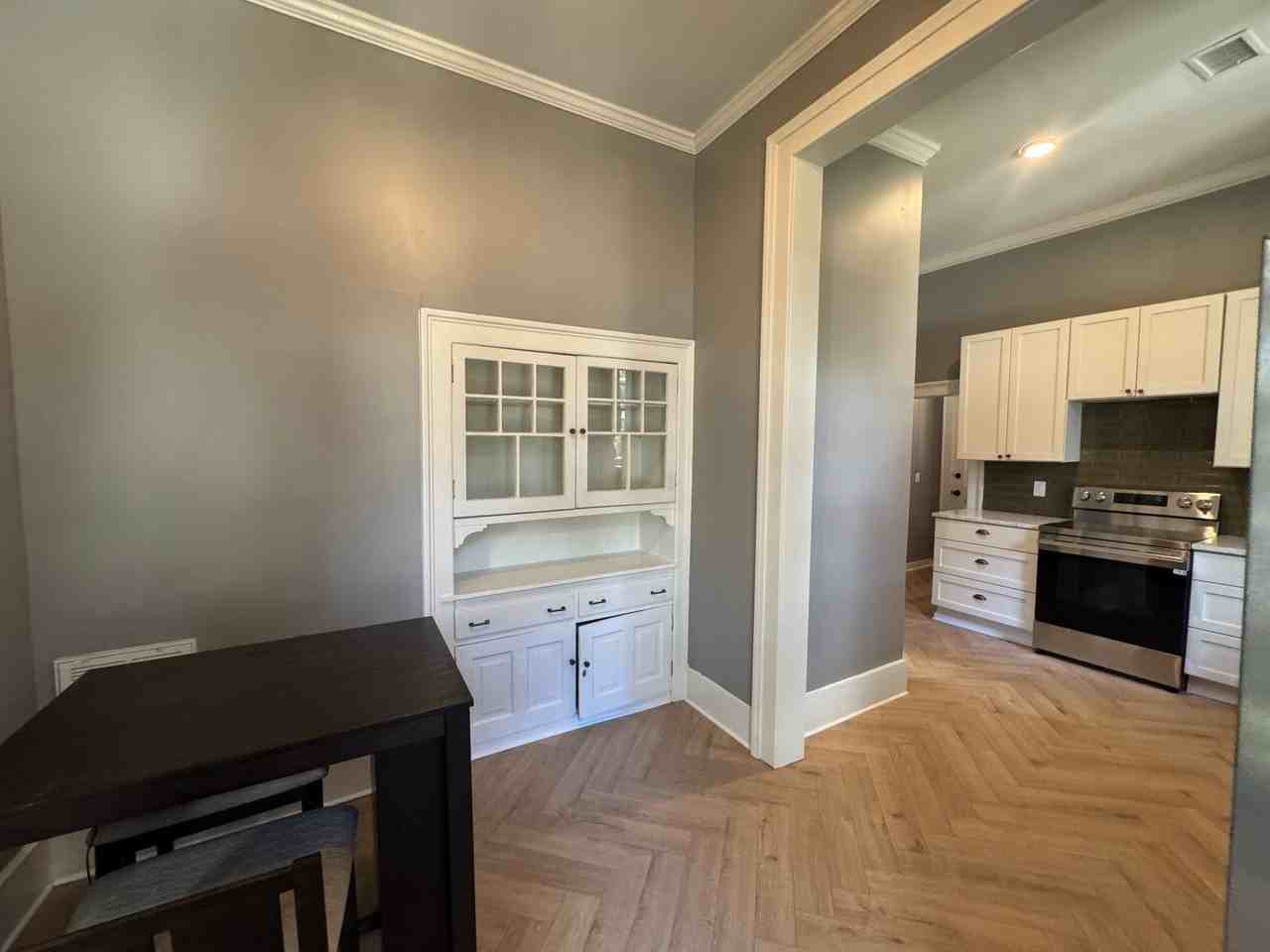 1828 Graham St - Photo 5 of 20