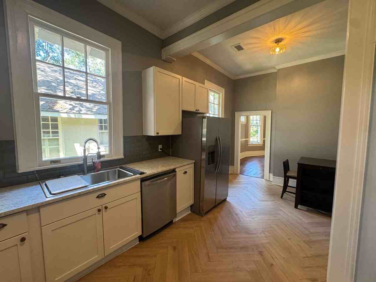 1828 Graham St - Photo 6 of 20