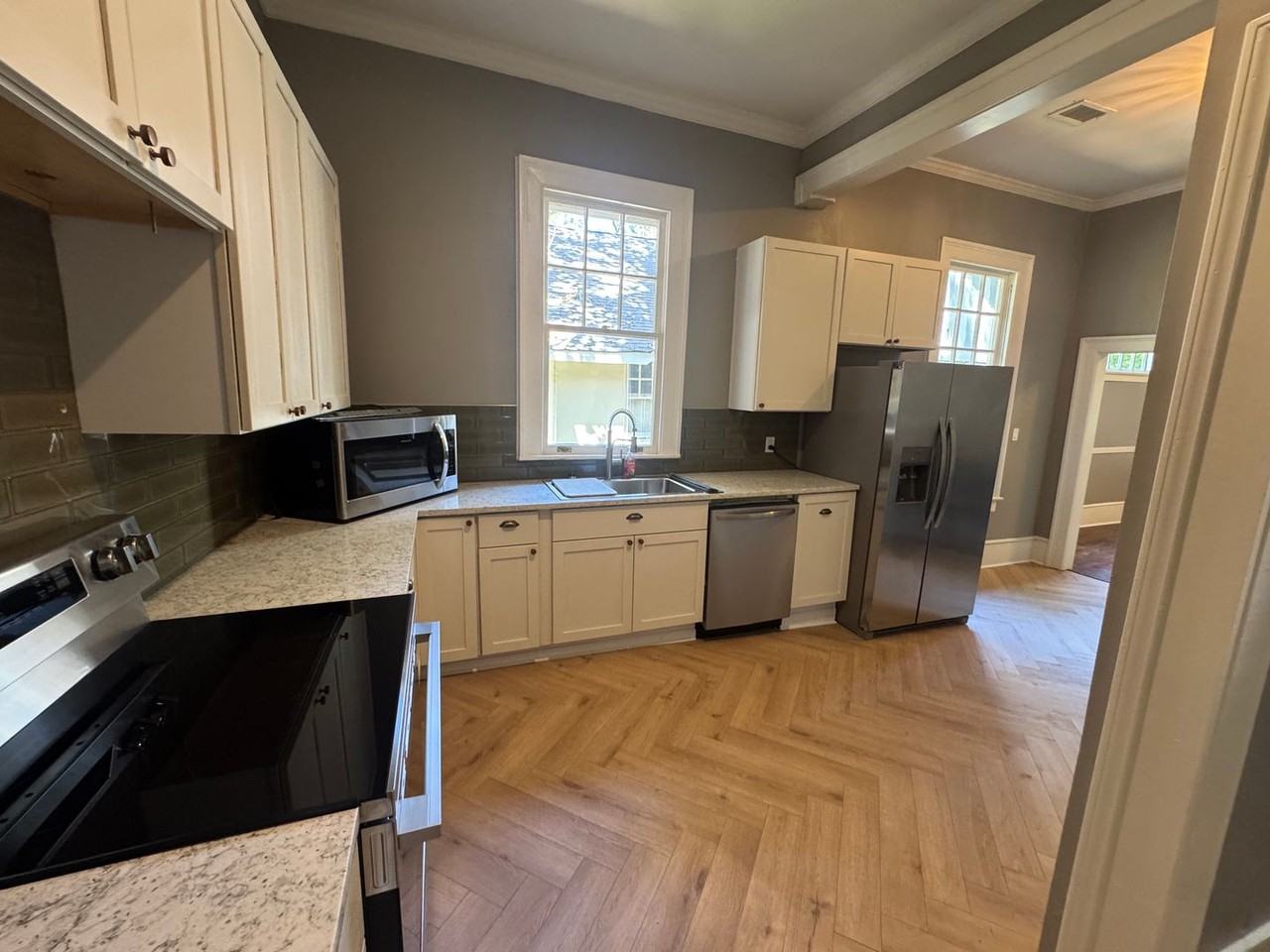 1828 Graham St - Photo 7 of 20